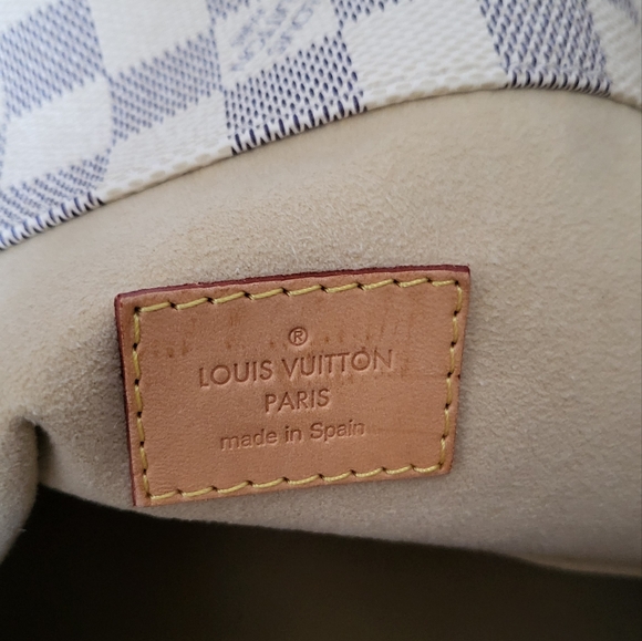 Louis Vuitton Artsy MM, Damier Azur, Like New Condition - Picture 11 of 16